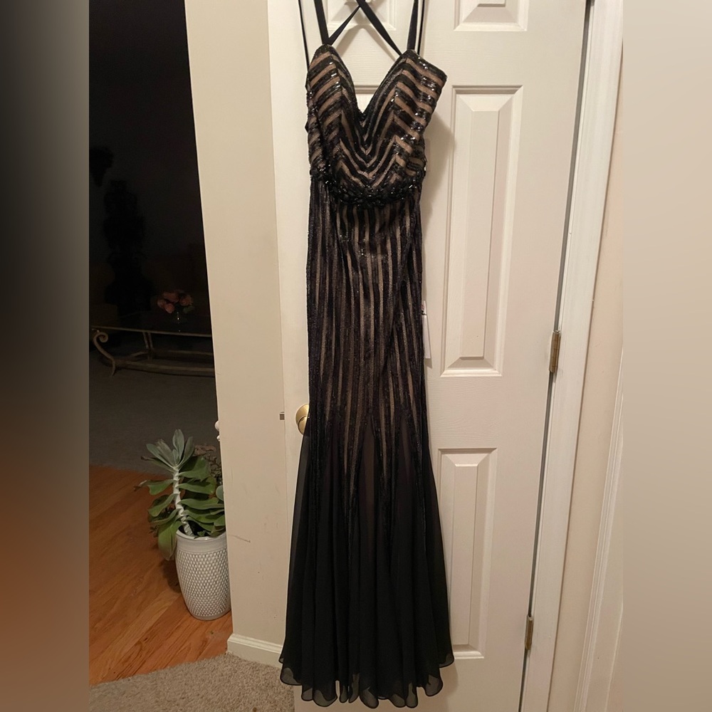 Boutique formal cocktail dress. NWT. Gorgeous!